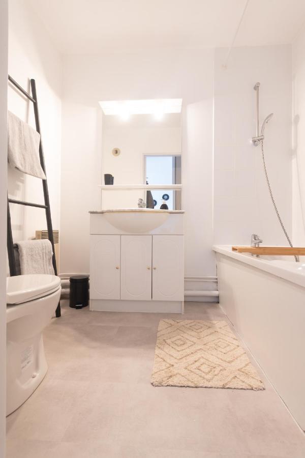 Ferienwohnung Bienvenue Chez Vous Tres Calme Et En Plein Centre Mantes-la-Jolie Exterior foto